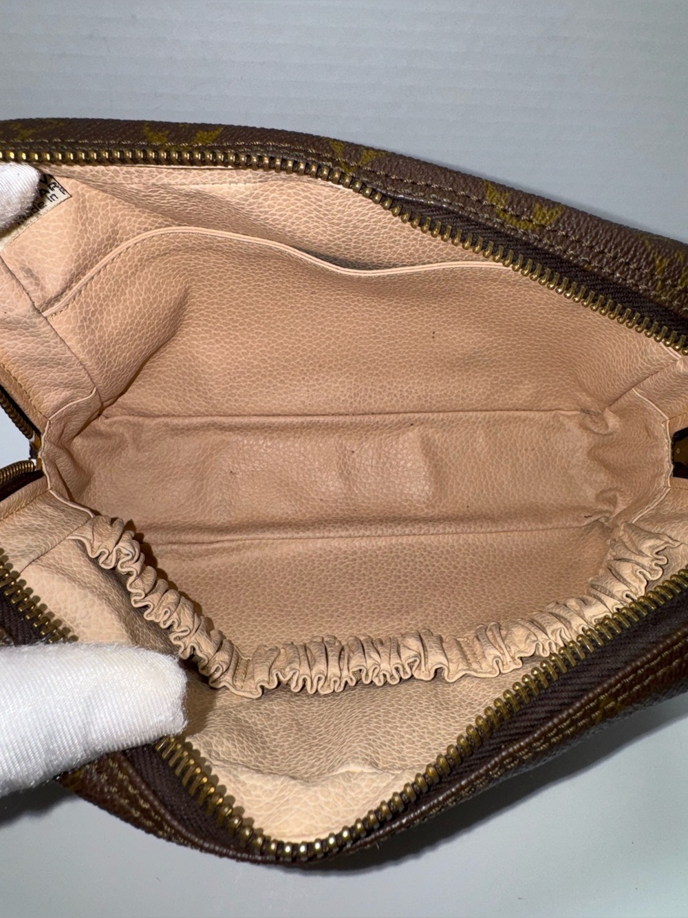 Louis Vuitton Brown Monogram Canvas Trousse 23cm - Picture 7 of 9